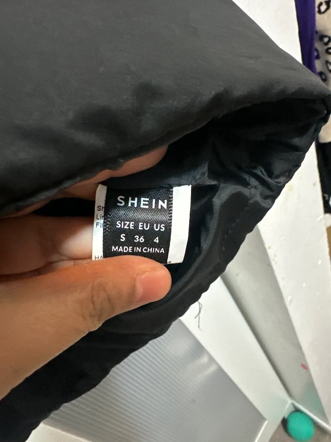 SHEIN Black Puffer Vest - Size S image indicator(3)