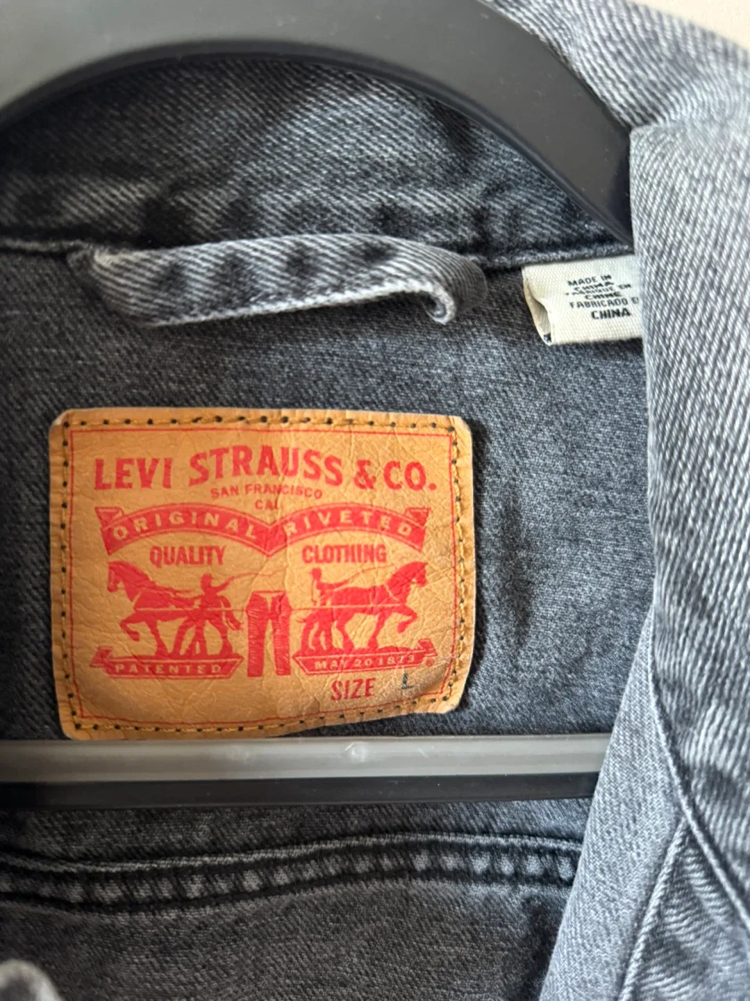 Mens Levi's Denim Jacket - Size Large image indicator(2)