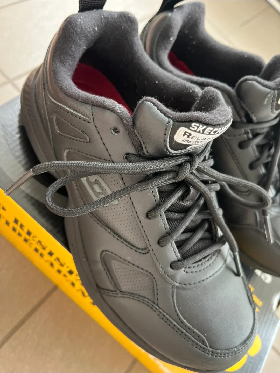 Skechers Relaxed Fit Work Shoes - Size 6 image indicator(3)