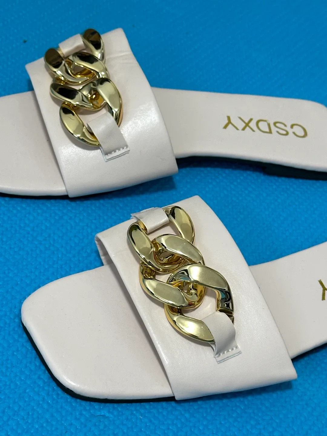 CSDXY Cream Slides with Gold Chain - Size 36 image indicator(3)