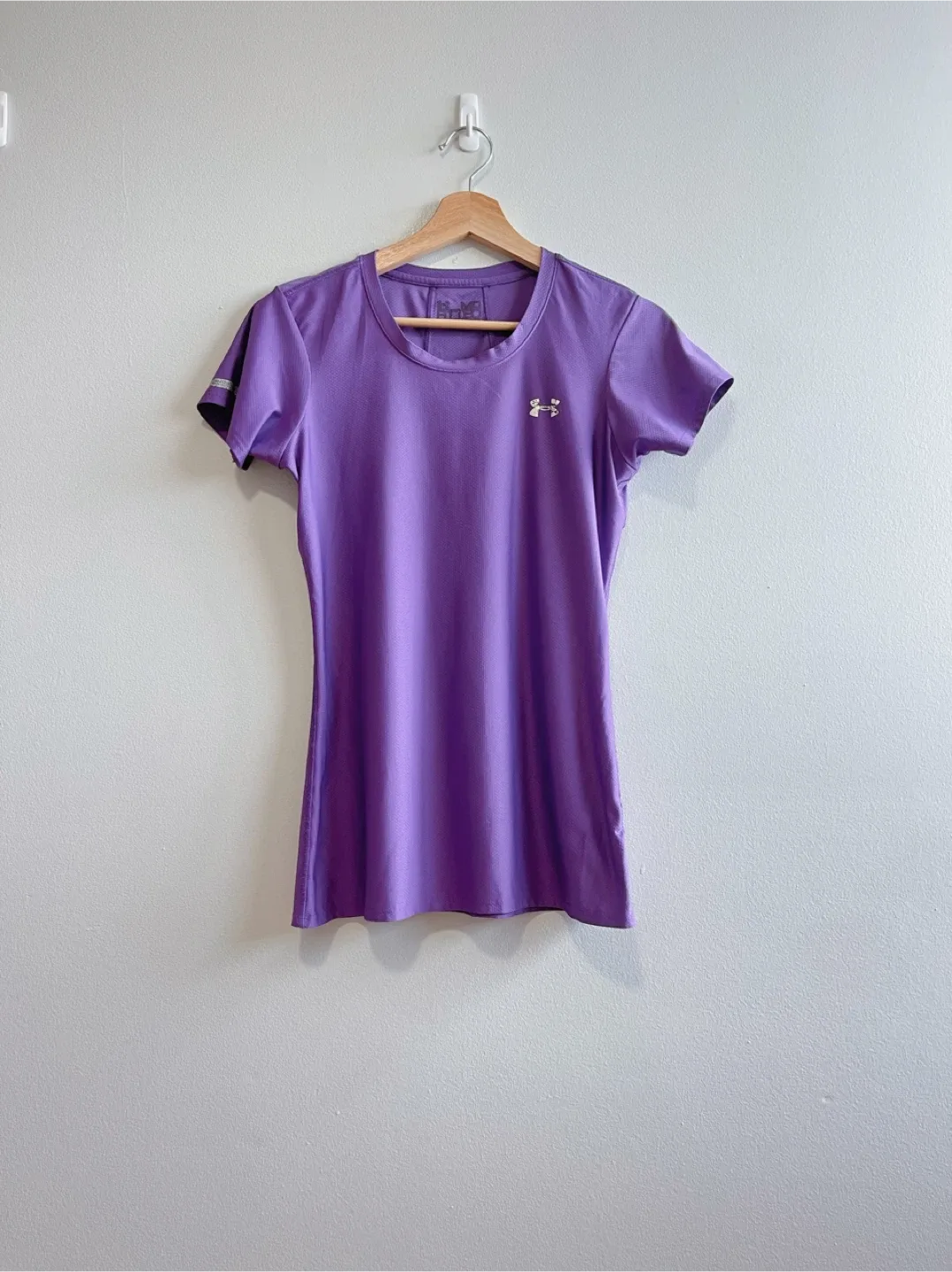 Women’s Under Armour T-Shirt- Size M thumbnail