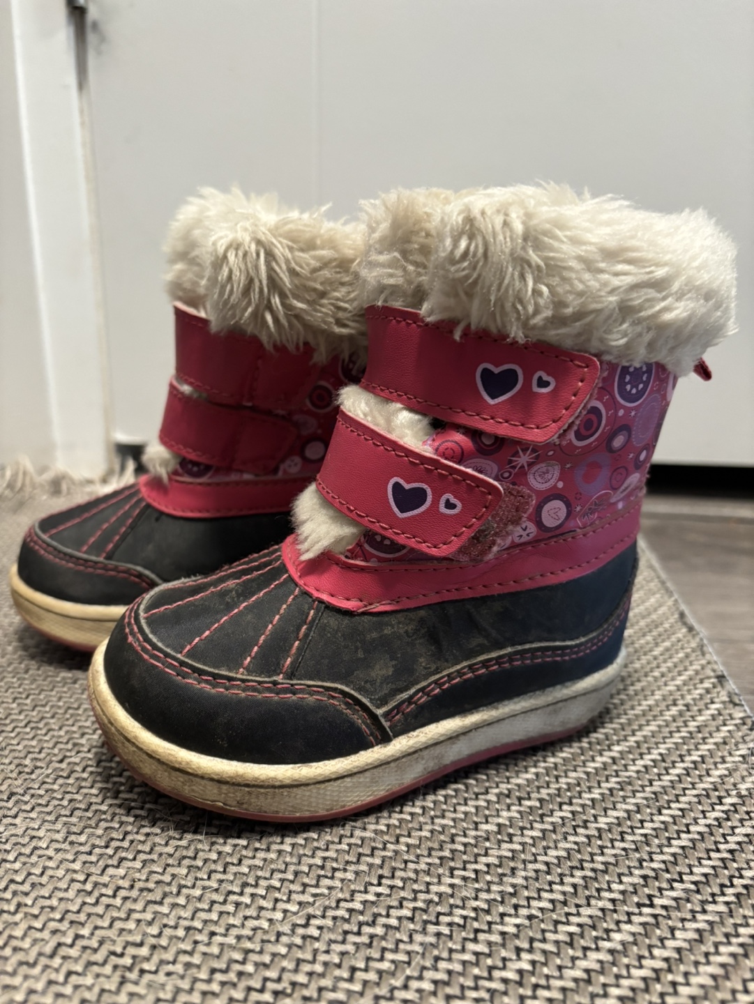 Riley G Snow Boots - Size 5
