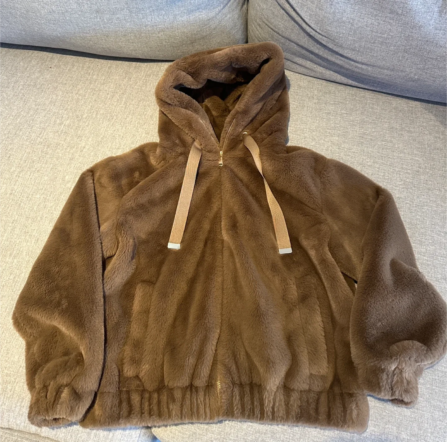 Zara faux fur hoodie image indicator(2)