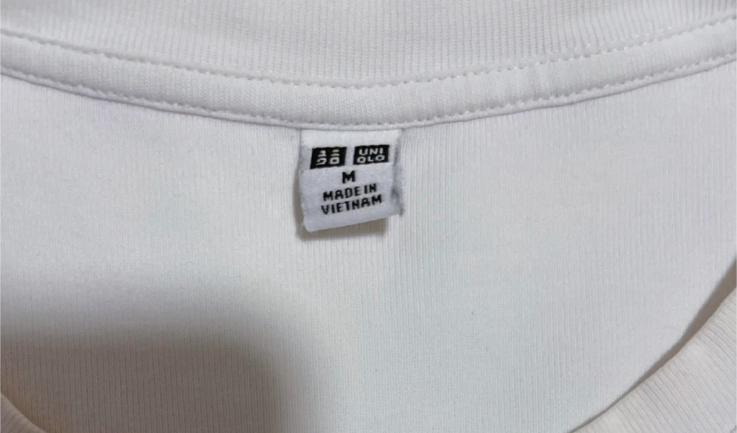 Women’s Uniqlo White T-Shirts (M & S) image indicator(4)
