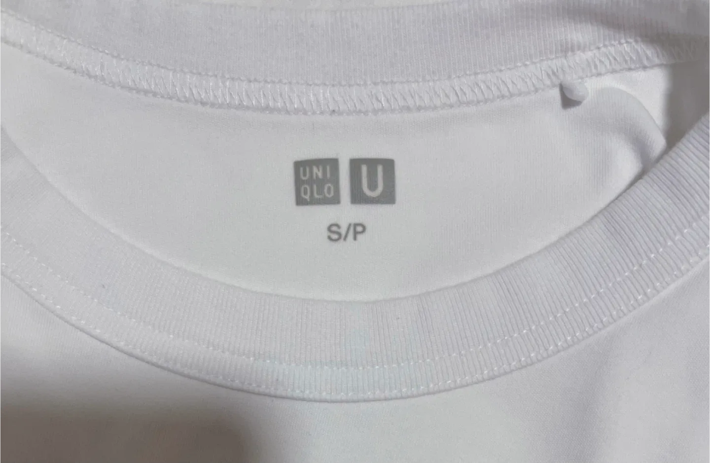 Women’s Uniqlo White T-Shirts (M & S) image indicator(3)