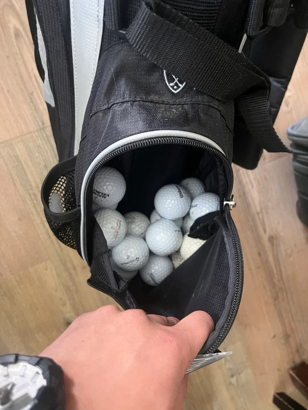 Nike Golf Bag with Clubs & Tees image indicator(2)