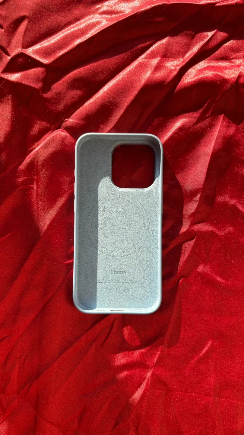 iPhone 15 pro Case. image indicator(3)