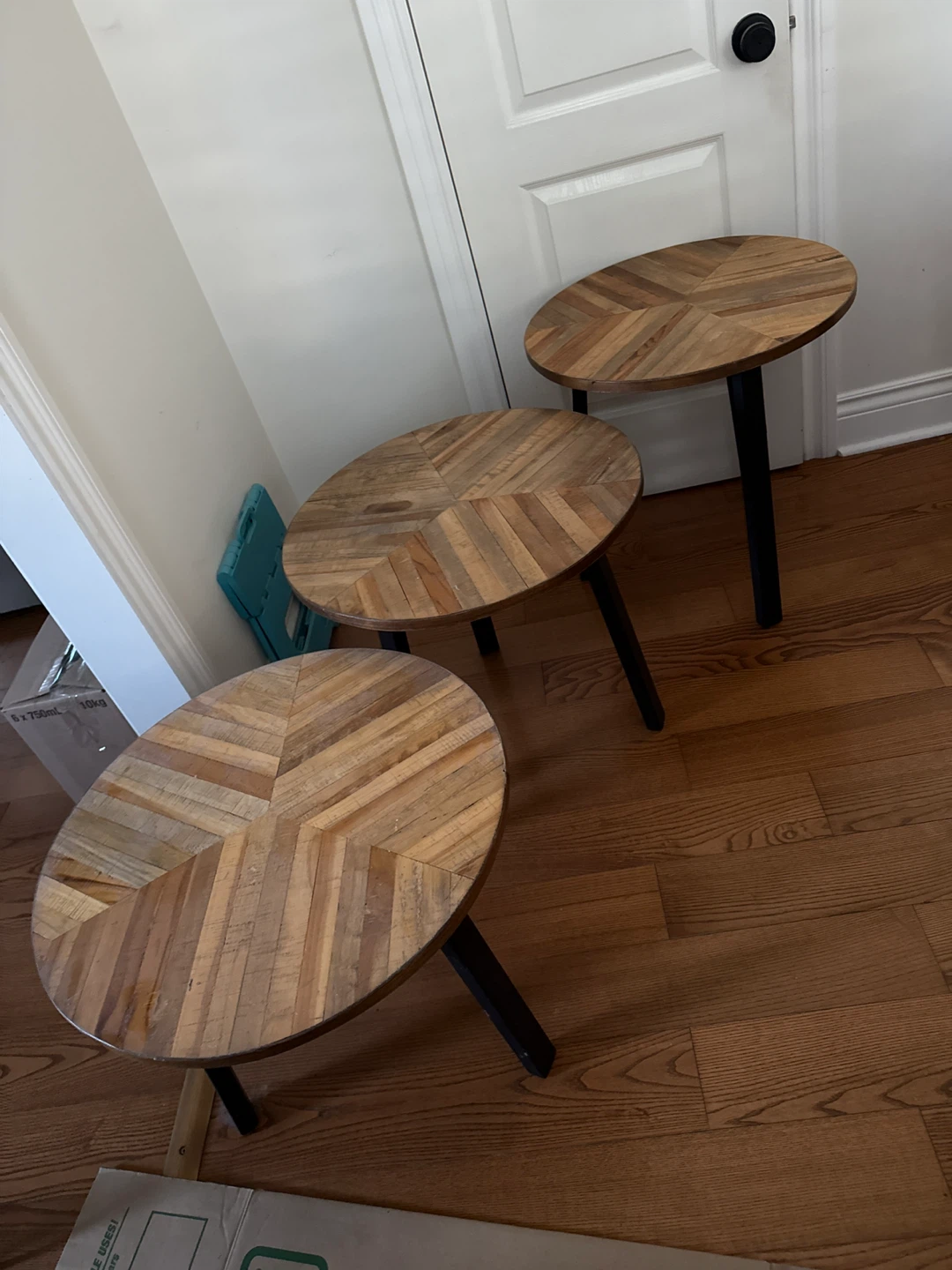 Set of 3 Nesting Side Tables - photo 2