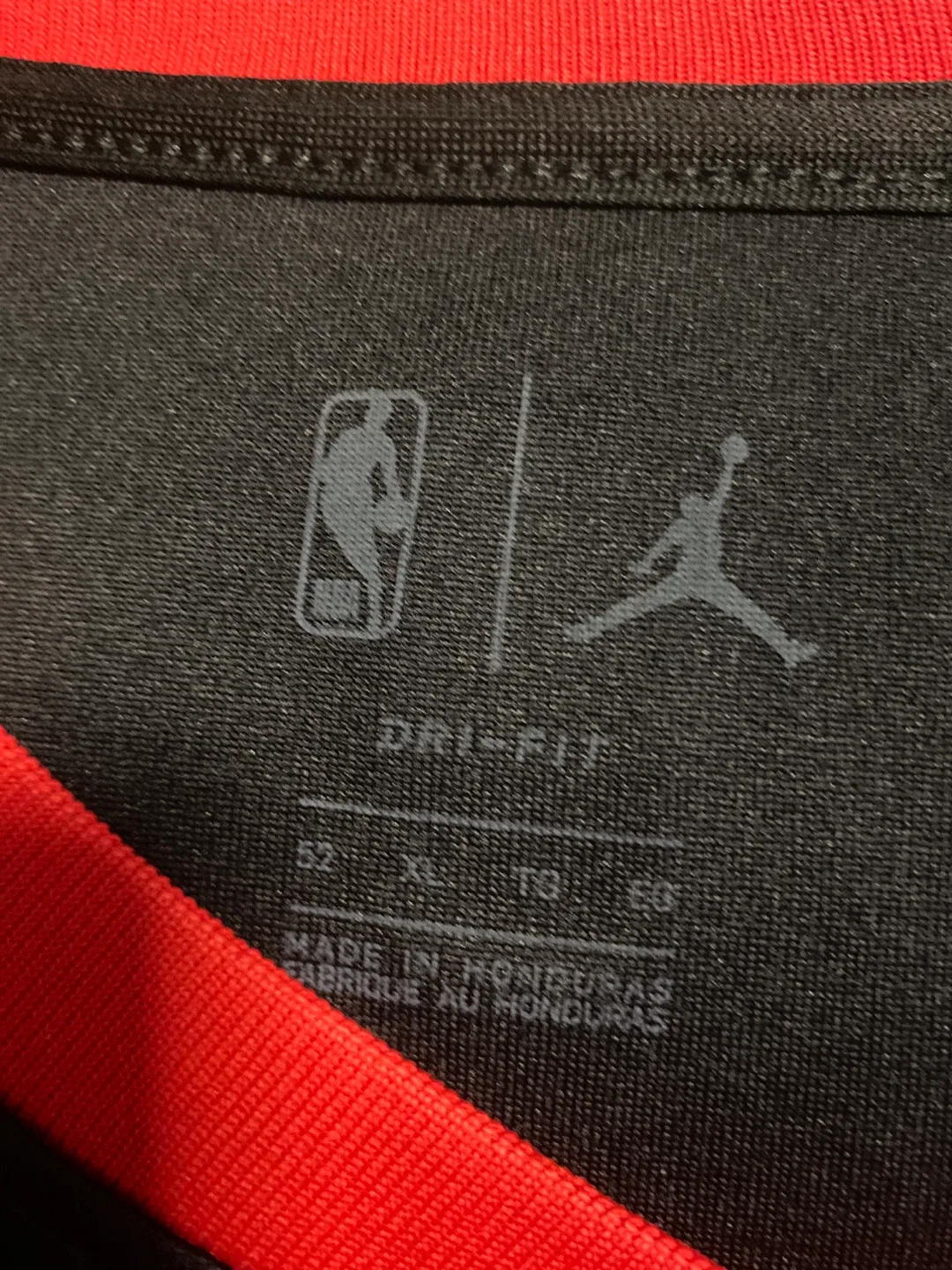 Toronto Raptors Barnes #4 Jersey - XL image indicator(3)