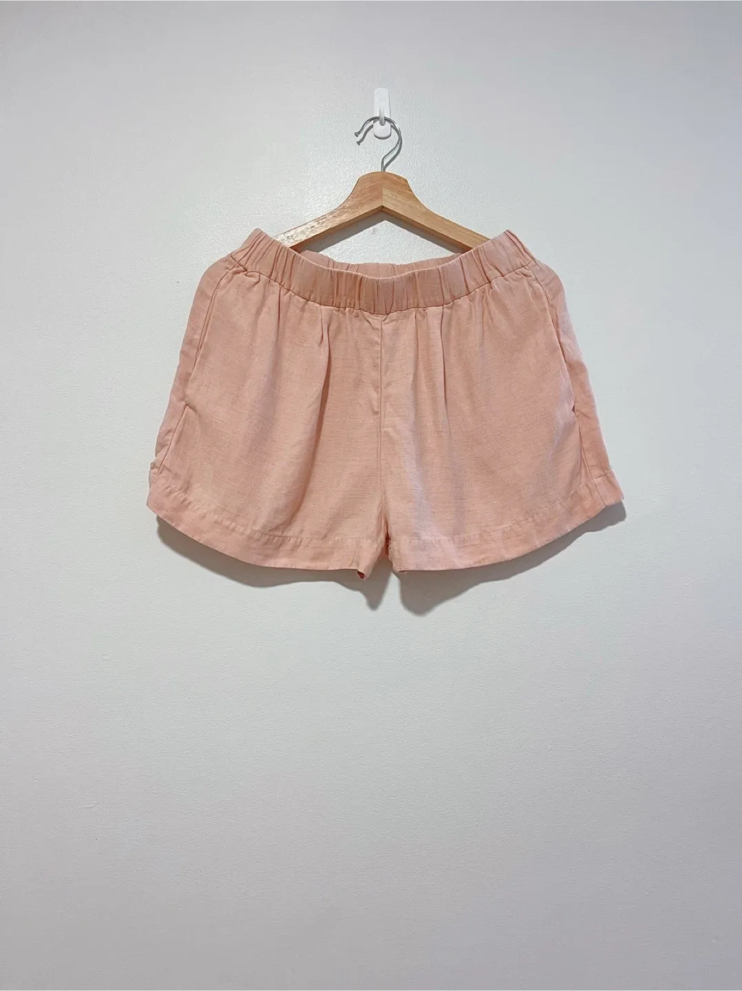 Women’s H&M Linen Shorts - Size 6 thumbnail
