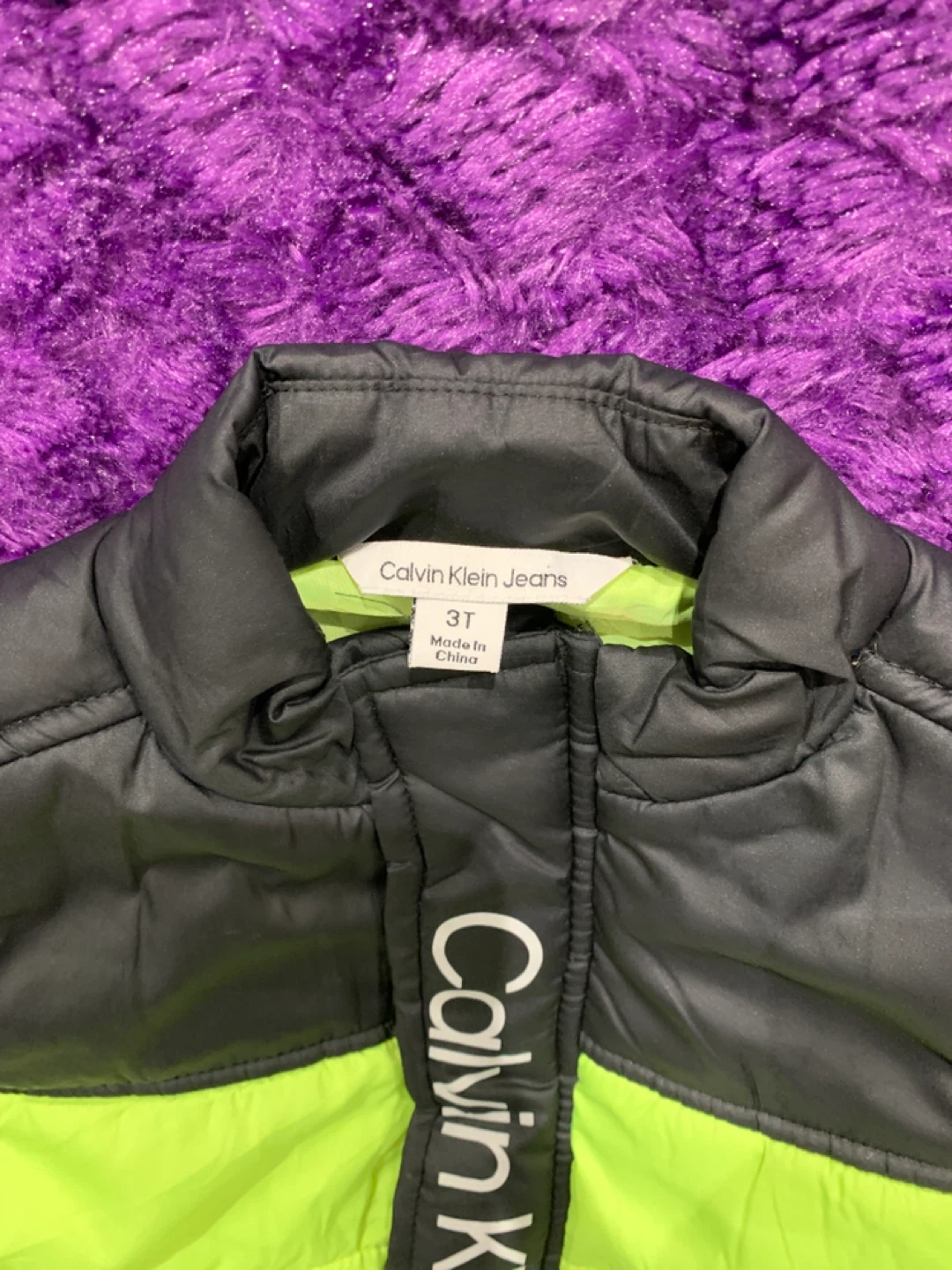 Calvin Klein Jeans Kids' Puffer Vest - Size 3T - photo 2