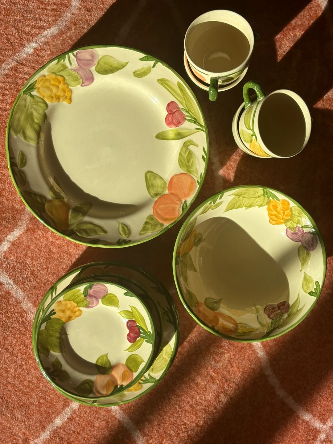 21 Pieces Vintage Floral Dinnerware Set - Plates, Bowls, Mugs