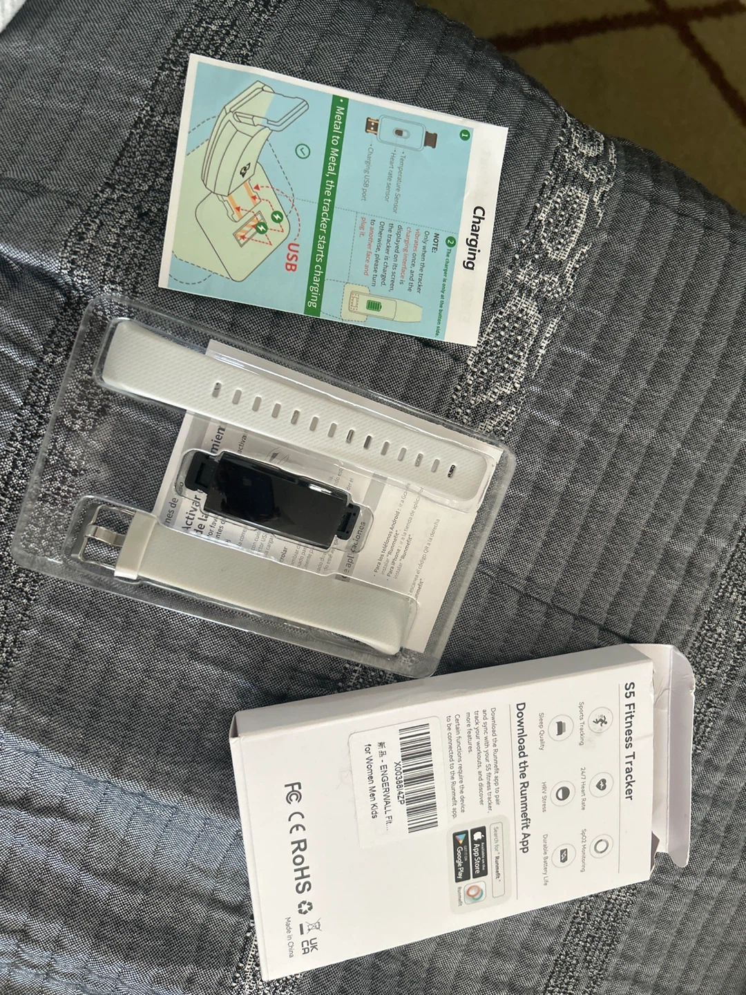 S5 Smart Fitness Tracker - New in Box - photo 2