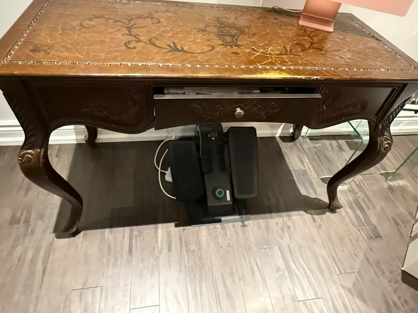 Vintage Brown Leather Top Desk - photo 3