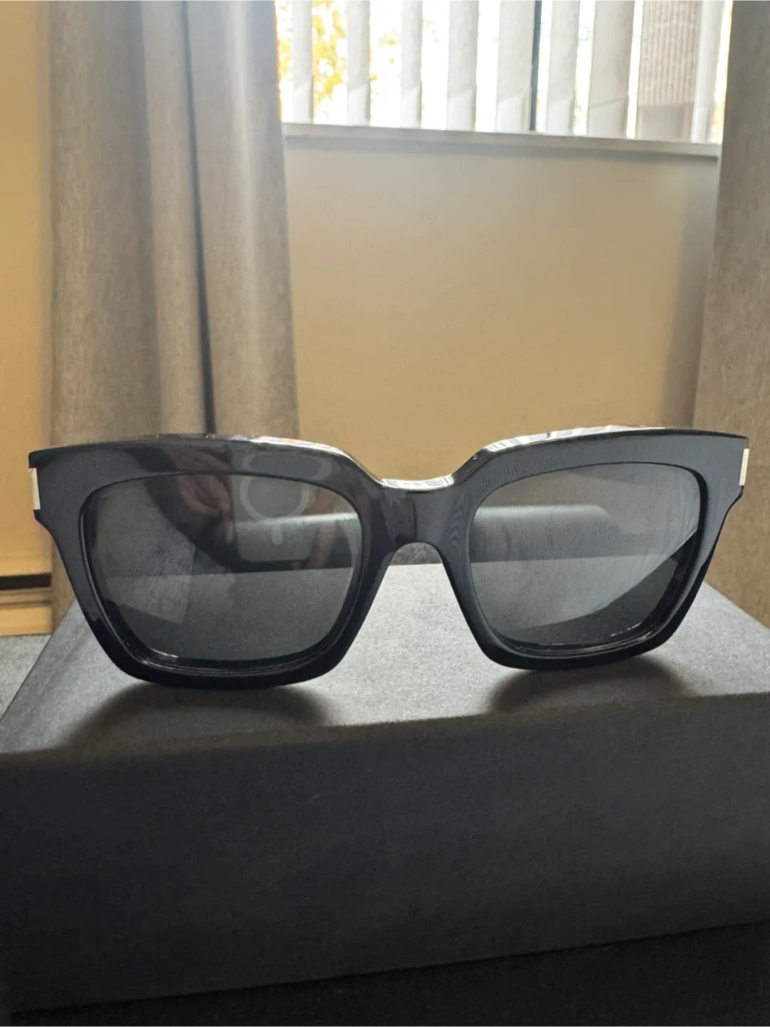 Saint Laurent Sunglasses - Black image indicator(2)