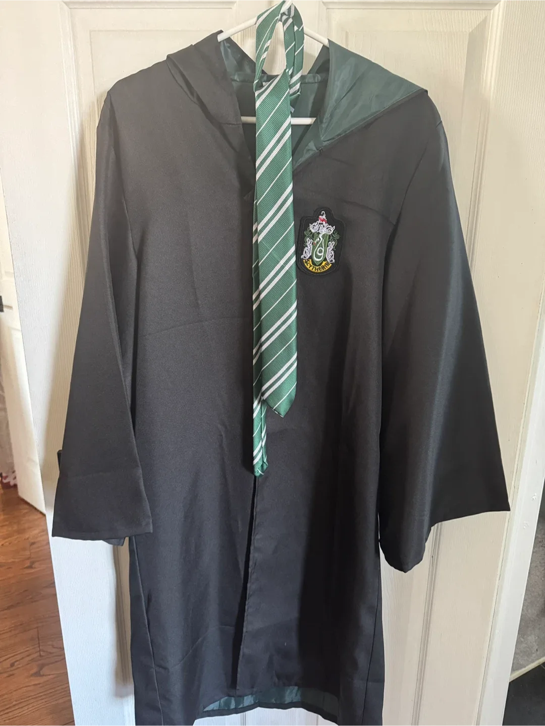 Harry Potter Slytherin Robe & Tie Set image indicator(2)