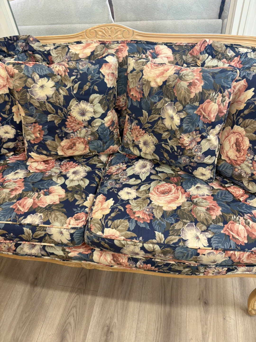 Floral Patterned Sofa - photo 2