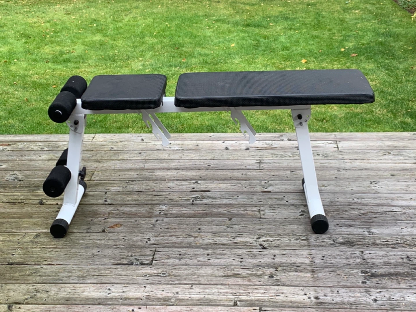 Adjustable Weight Bench - Great Condition - photo 2