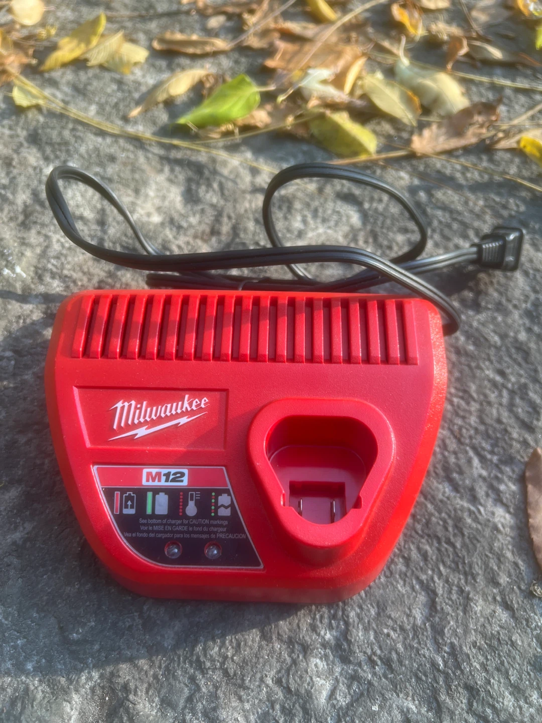 Milwaukee M12 Battery Charger