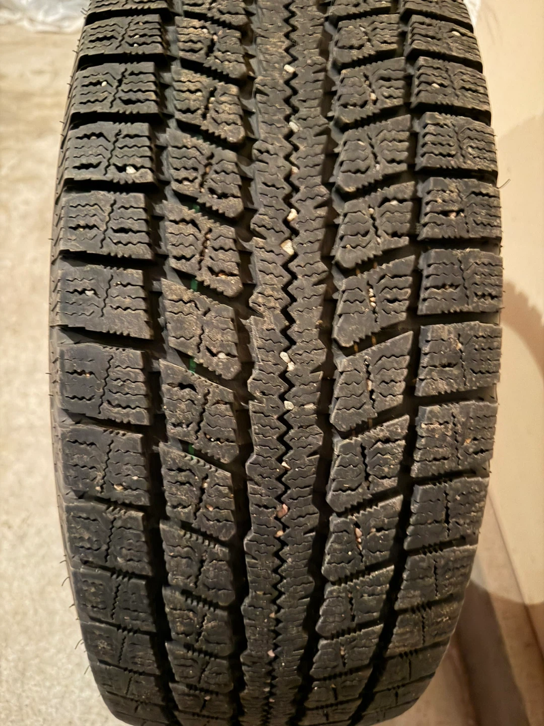 Set of 4 Winter Tires - 235/70R16 106H - photo 3
