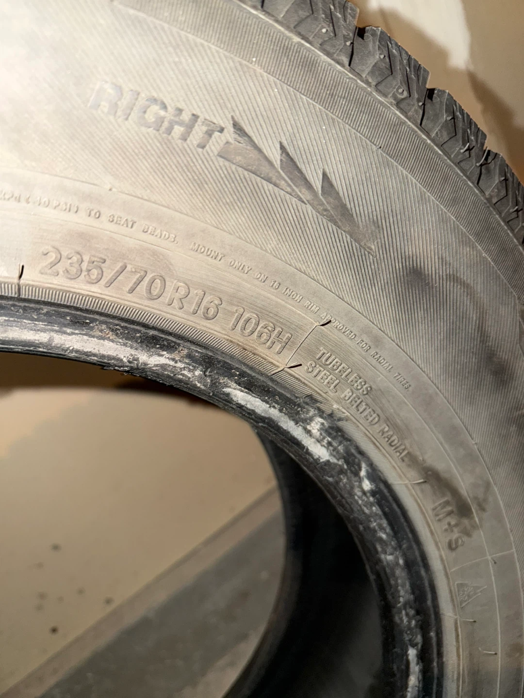 Set of 4 Winter Tires - 235/70R16 106H - photo 4