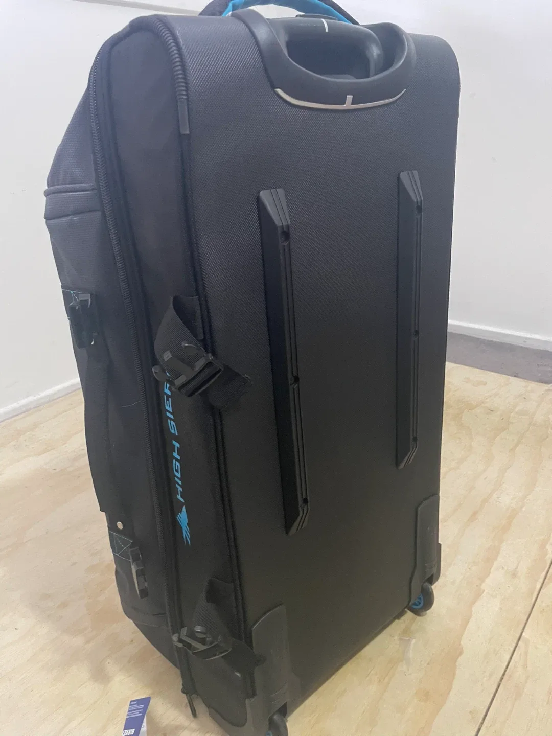 *NEW* High Sierra Rolling Duffel Bag image indicator(5)