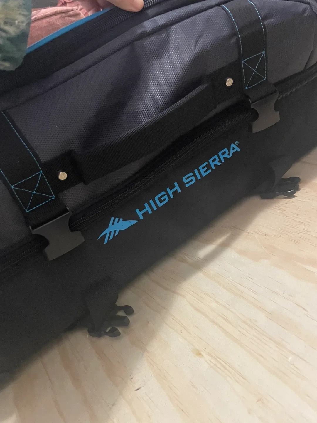 *NEW* High Sierra Rolling Duffel Bag thumbnail