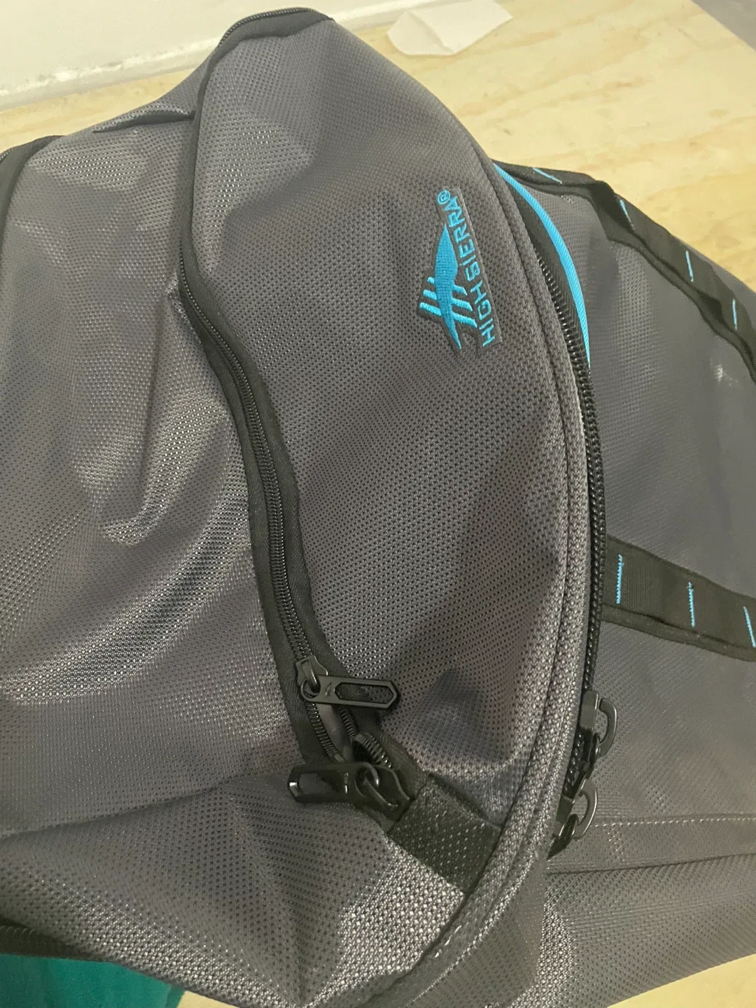 *NEW* High Sierra Rolling Duffel Bag image indicator(4)