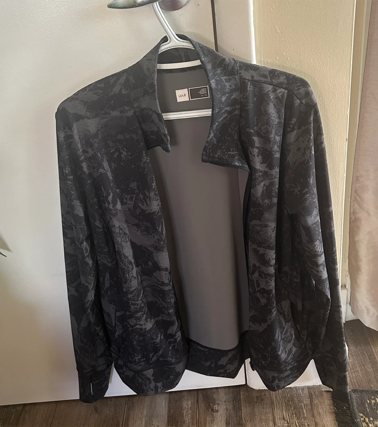 Lolë XL Grey Marble Print Jacket