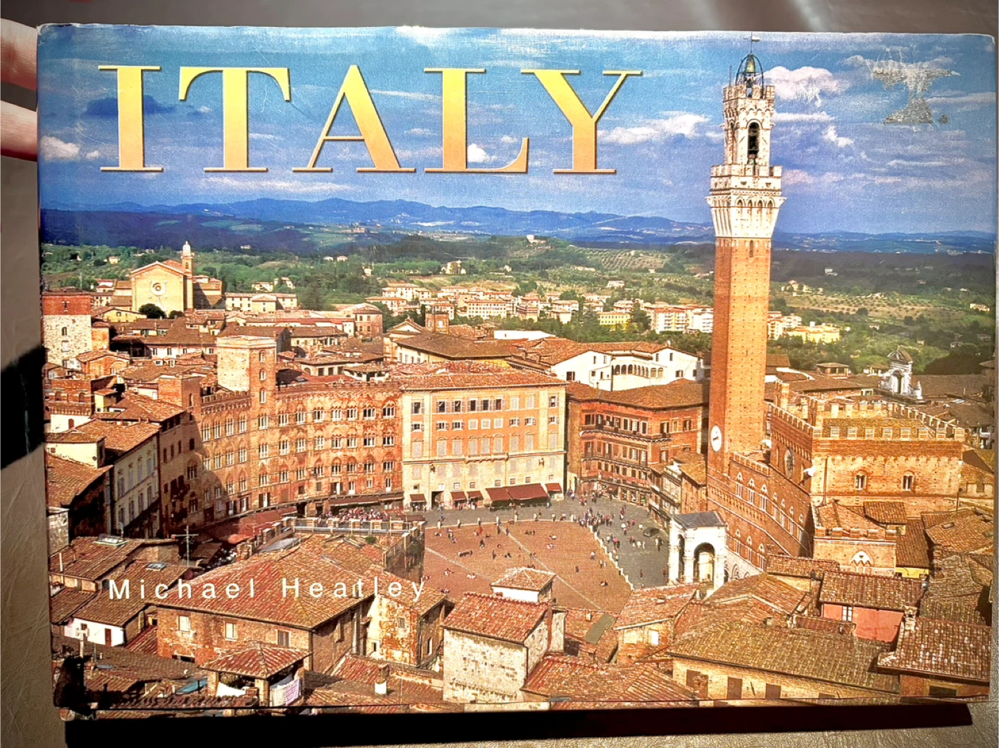 ITALY HARDCOVER TRAVEL BOOK