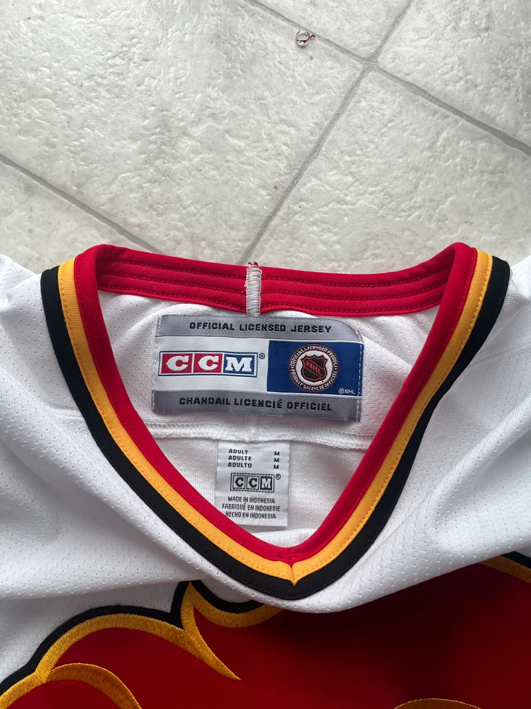 CCM Calgary Flames Hockey Jersey - Size M - photo 2