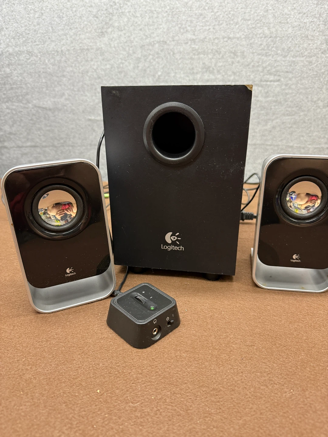 Logitech 2.1 Speakers + Subwoofer - photo 2