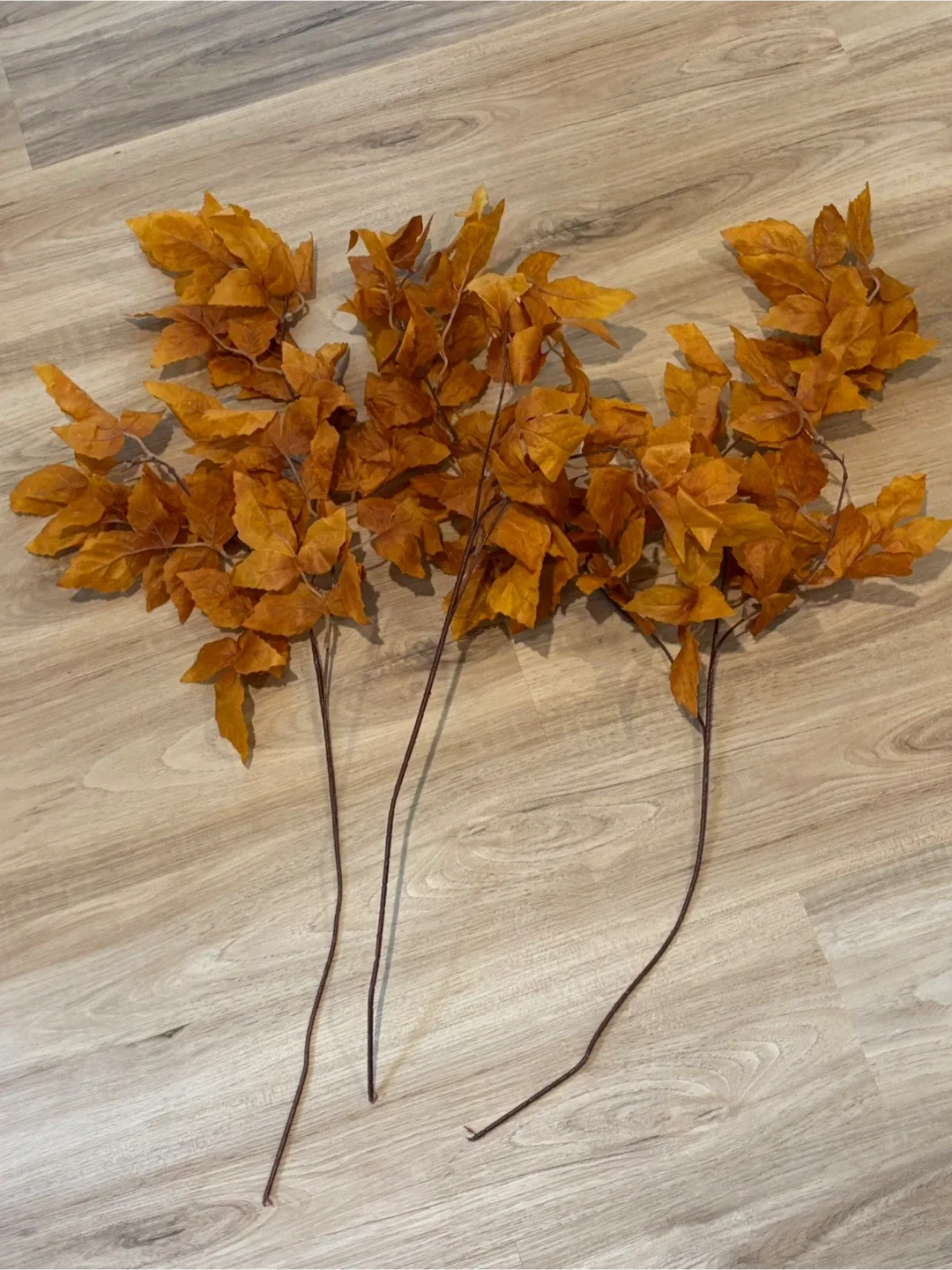 Artificial Fall Leaves Branch Decor image indicator(2)