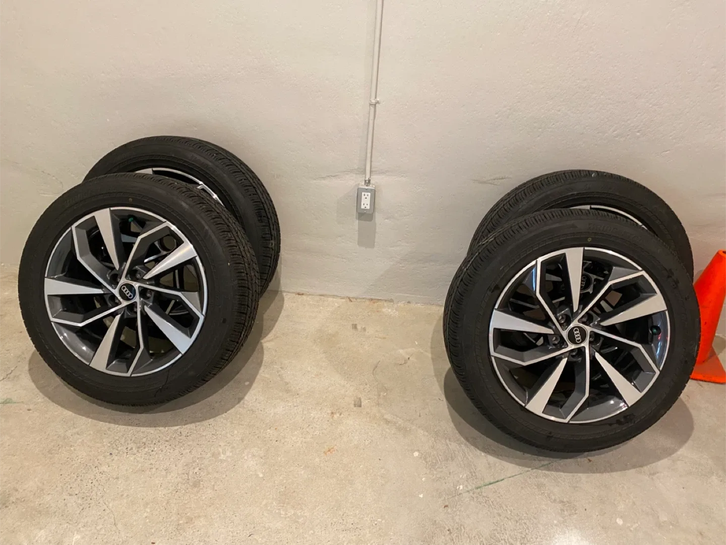 Audi Q5 OEM 19 inch Wheels & Tires (235/55R19) image indicator(2)