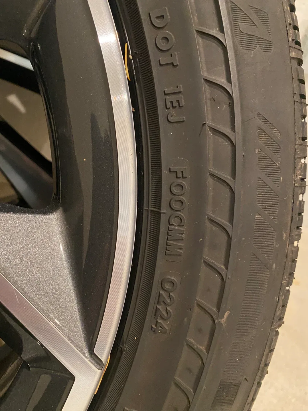 Audi Q5 OEM 19 inch Wheels & Tires (235/55R19) image indicator(10)