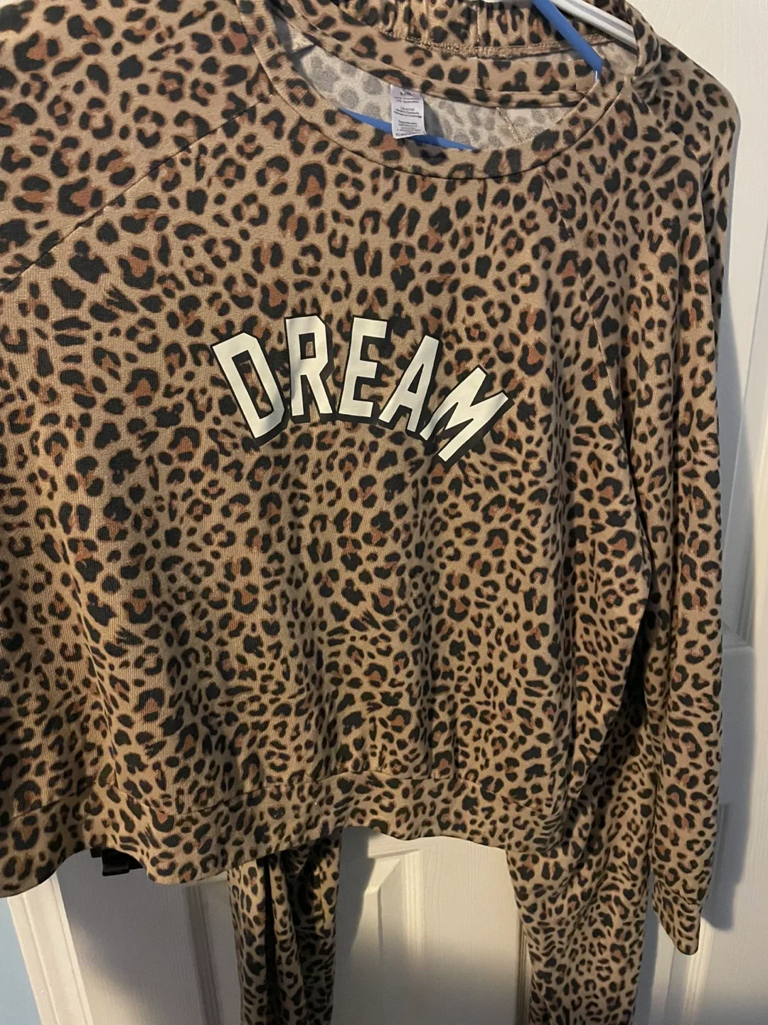 George Leopard Print Lounge Set - Size L/G image indicator(4)