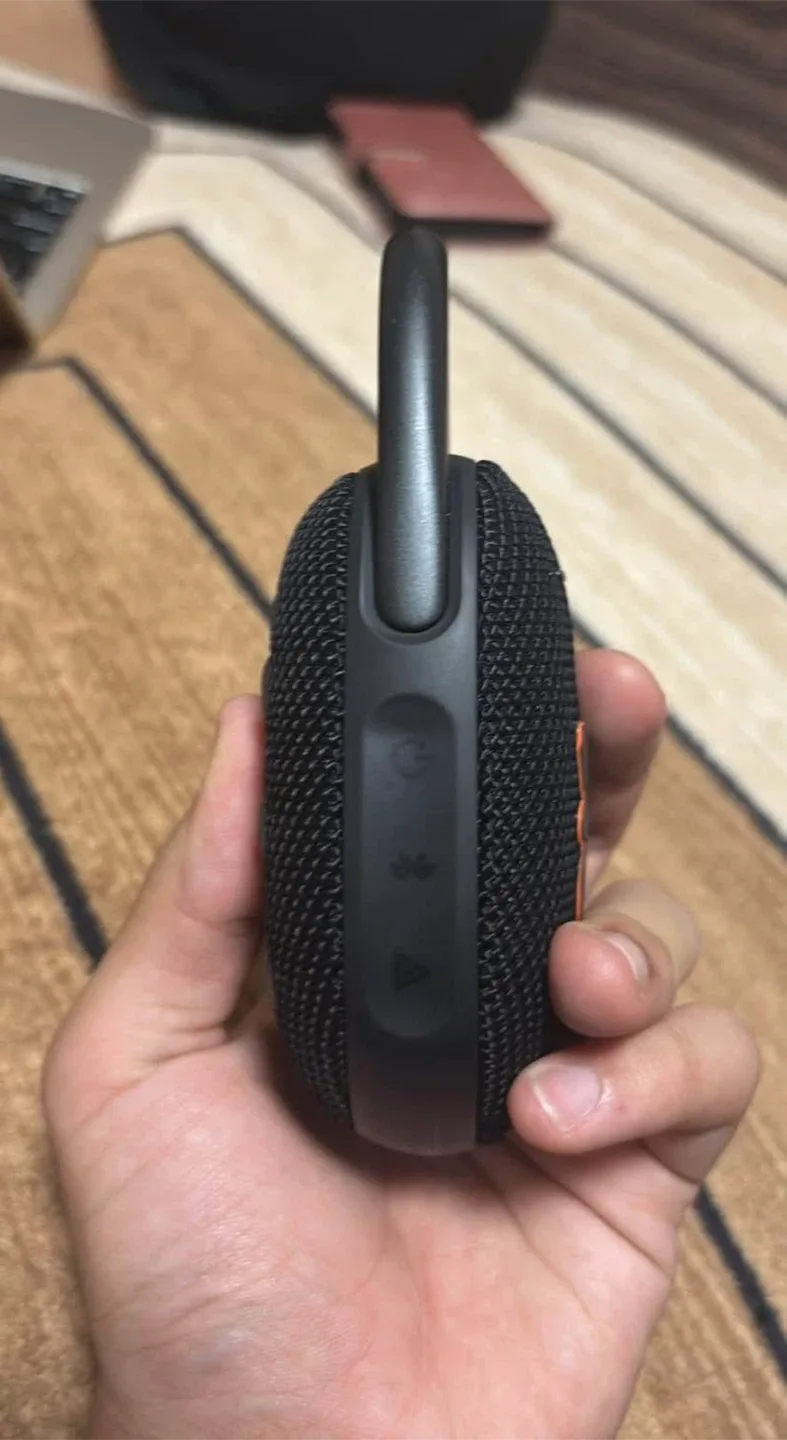 JBL Clip 5 Portable Bluetooth Speaker - Black image indicator(2)