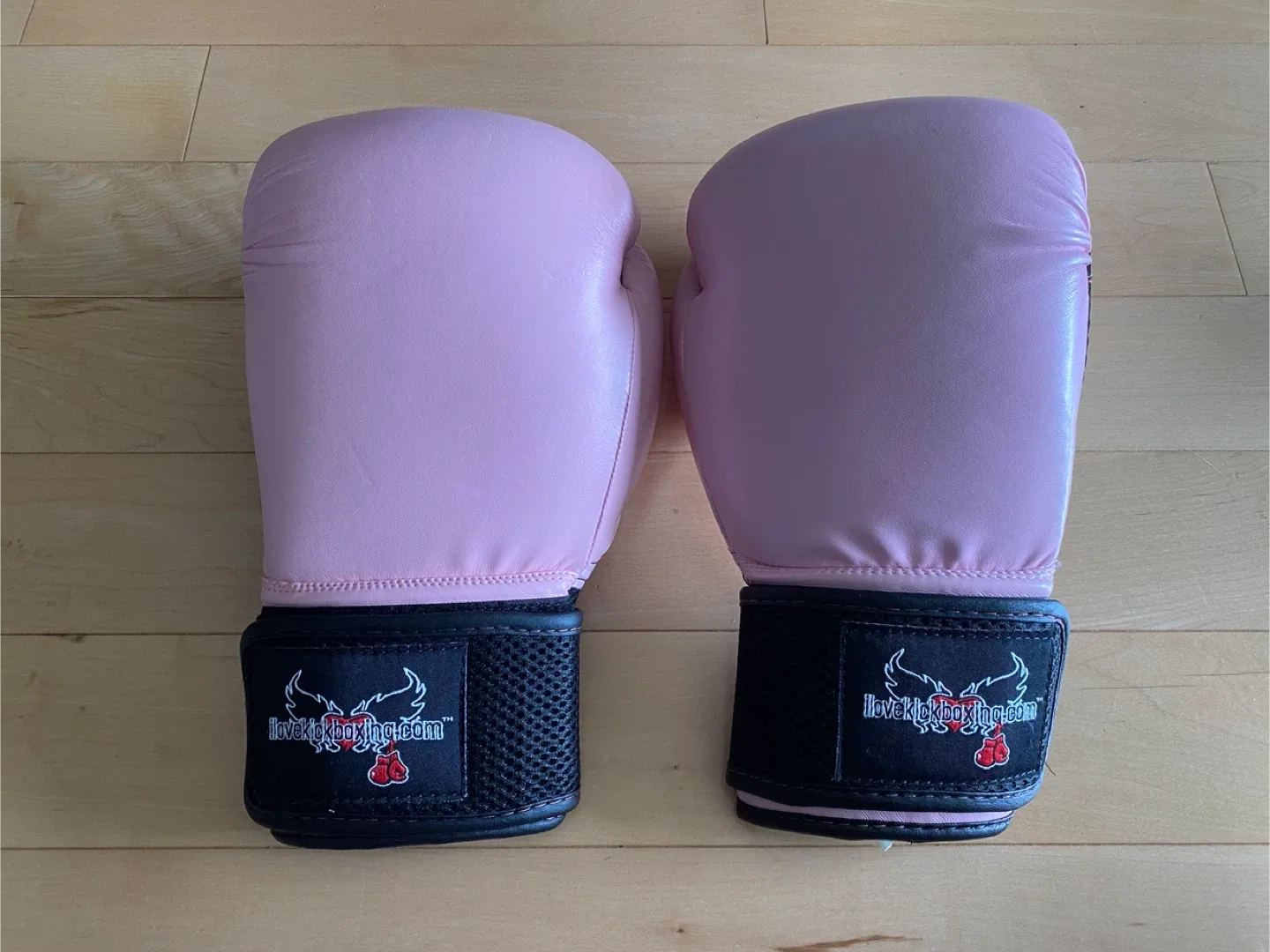 Century Pink Boxing Gloves thumbnail