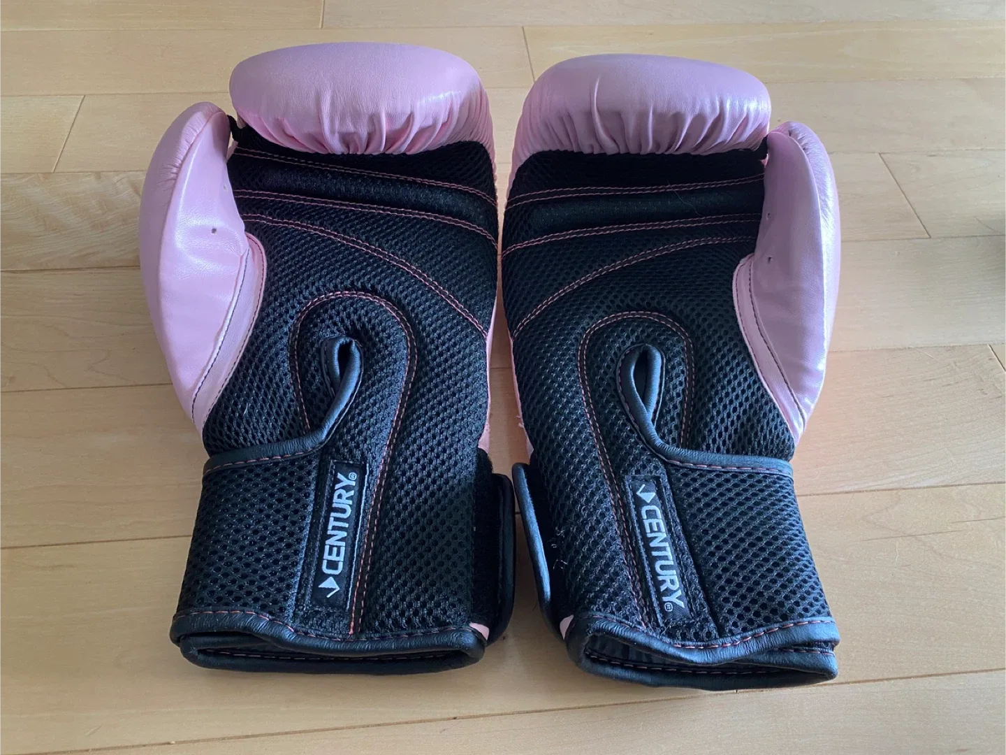 Century Pink Boxing Gloves image indicator(3)