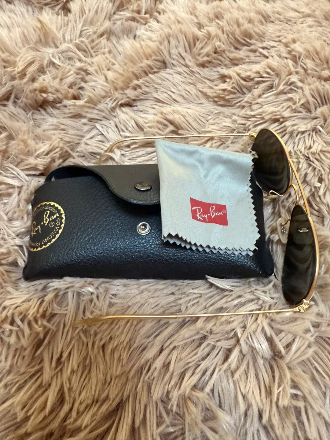 Ray-Ban Aviator Sunglasses image indicator(3)