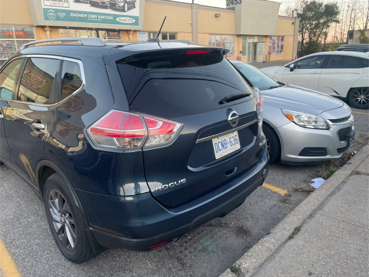 Nissan Rogue SL AWD 2016 - Great Condition! image indicator(5)