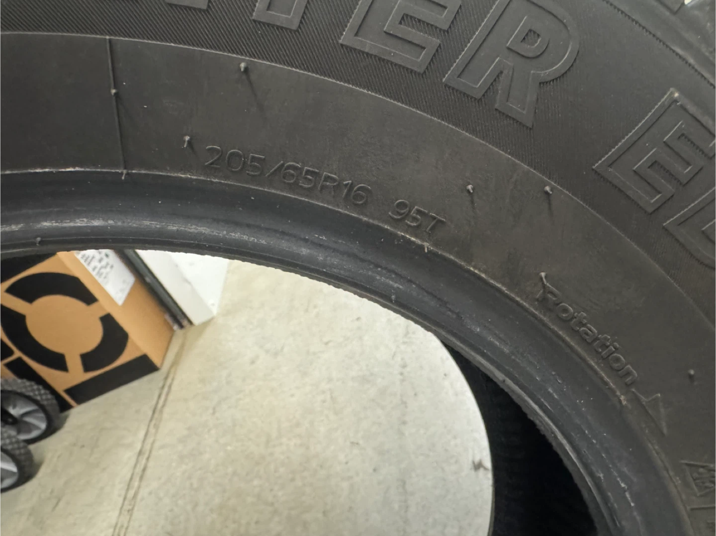 Motomaster Winter Tire 205/65R16 - photo 3