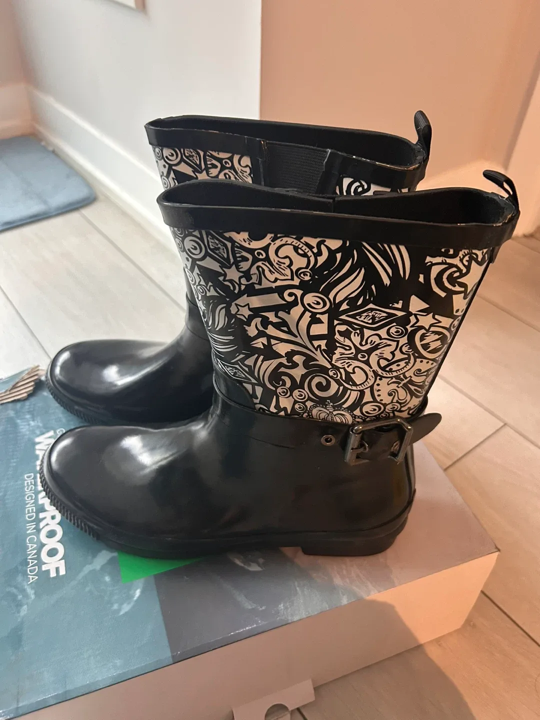 💕Open box💕 women Rubber Boots / Size 9 / Waterproof image indicator(2)