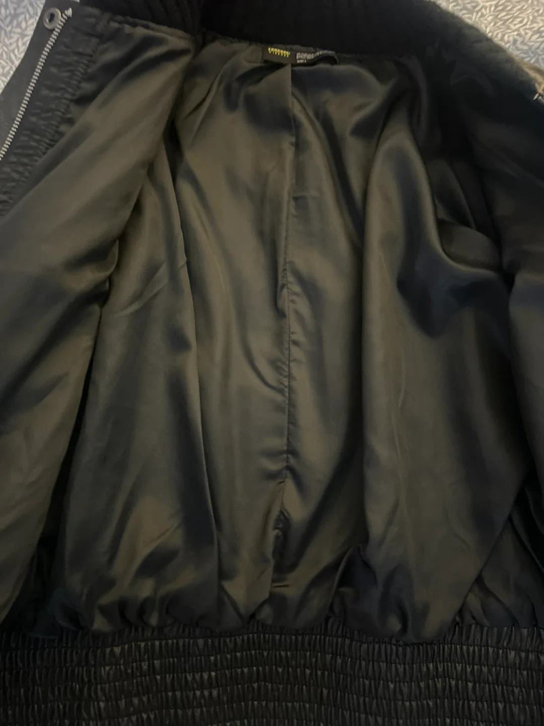 Finesse Black Leather Bomber Jacket - Size L image indicator(3)