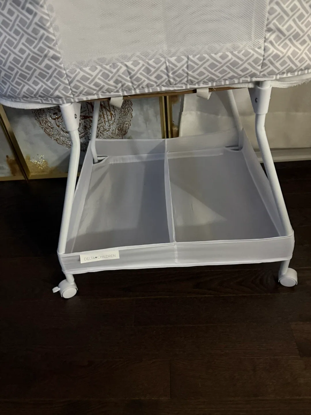 Delta Children Sweet Beginnings Bassinet image indicator(2)