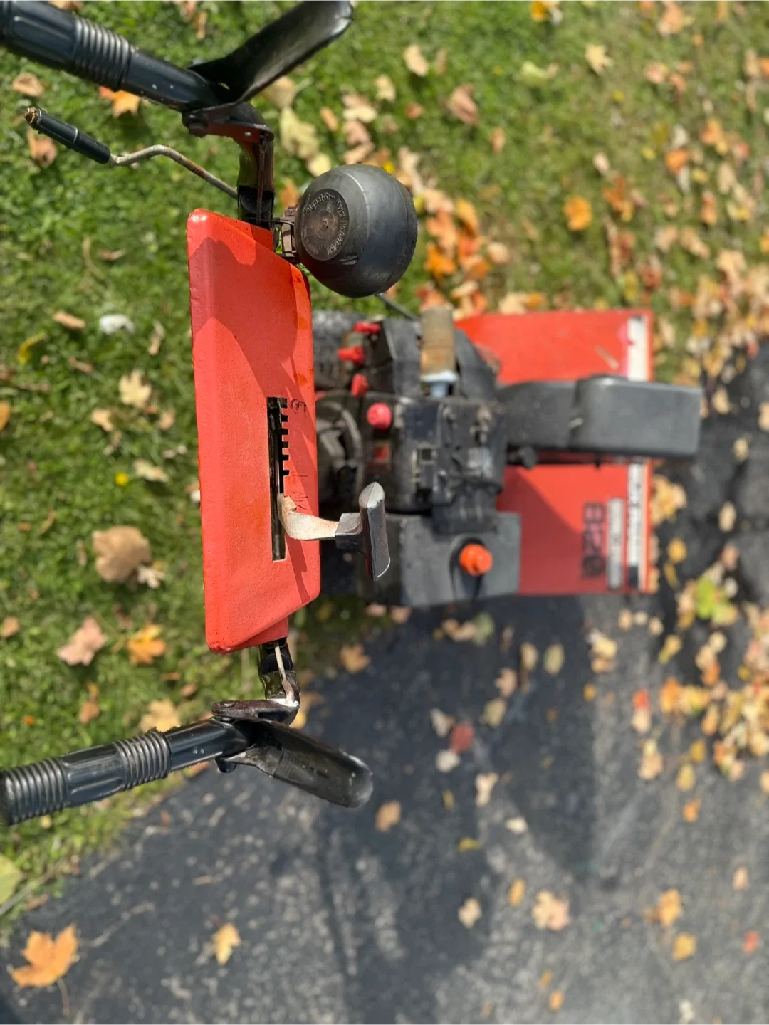 Yard-Man 8/26 Snowblower image indicator(2)