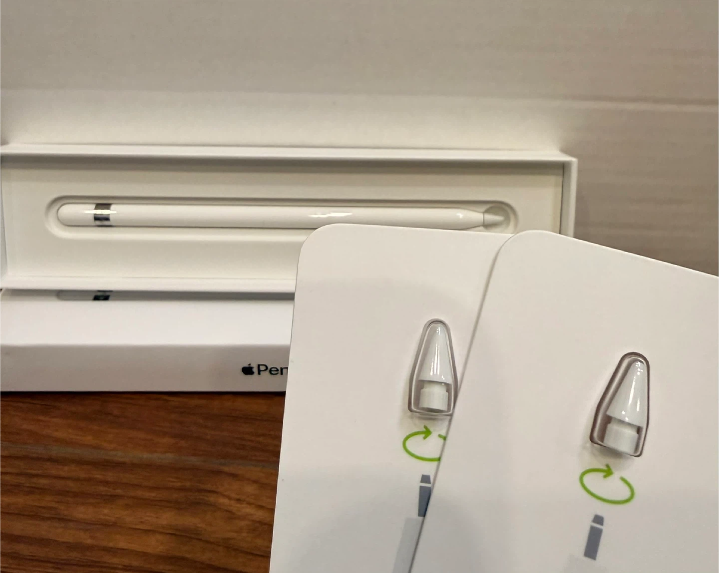 Apple Pencil (1st Gen) + Extra Tips + Lightning & USB-C Adapters - photo 2
