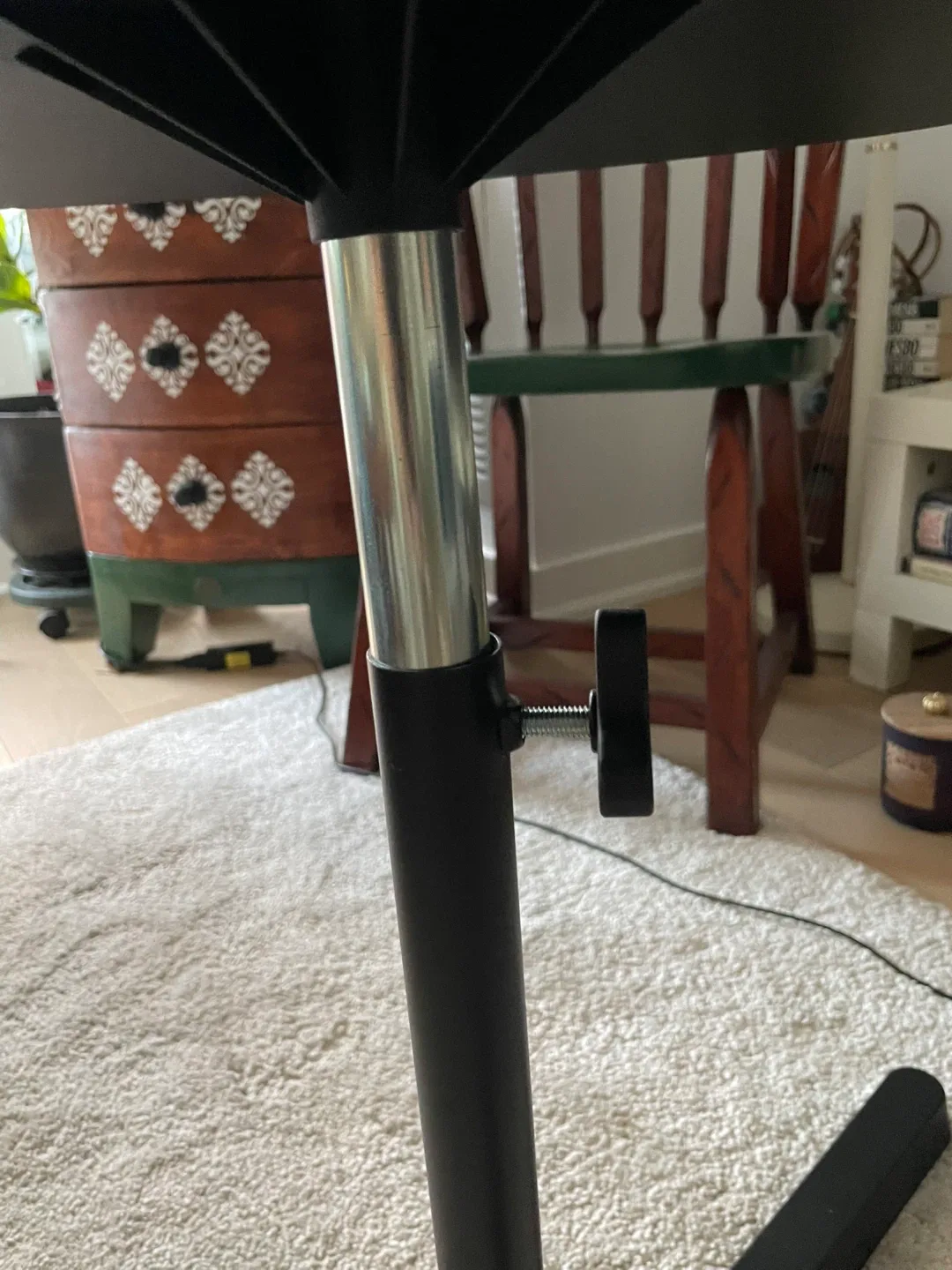 Adjustable Height Black Side Table image indicator(2)