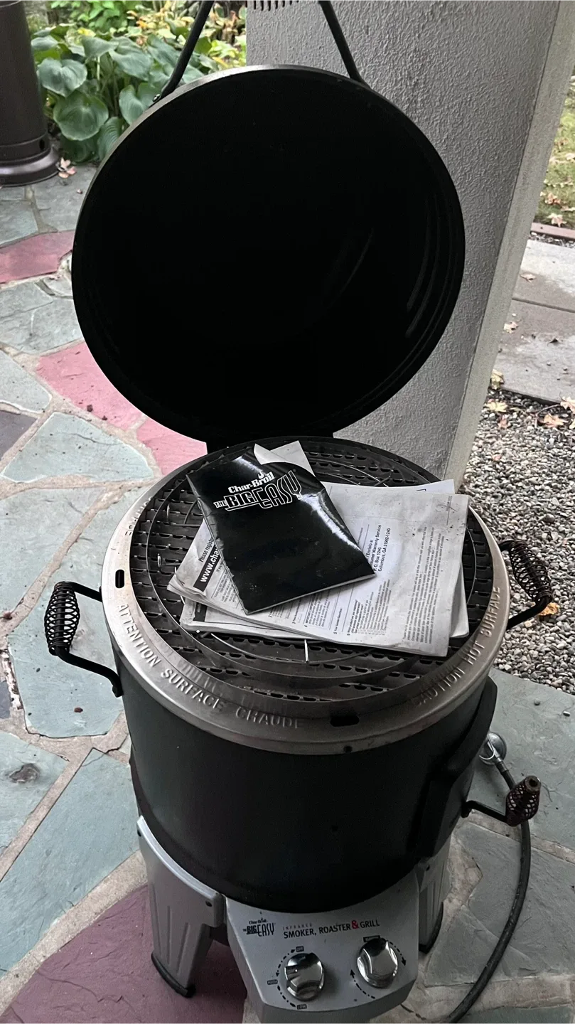 Char-Broil The Big Easy Smoker Roaster & Grill image indicator(3)