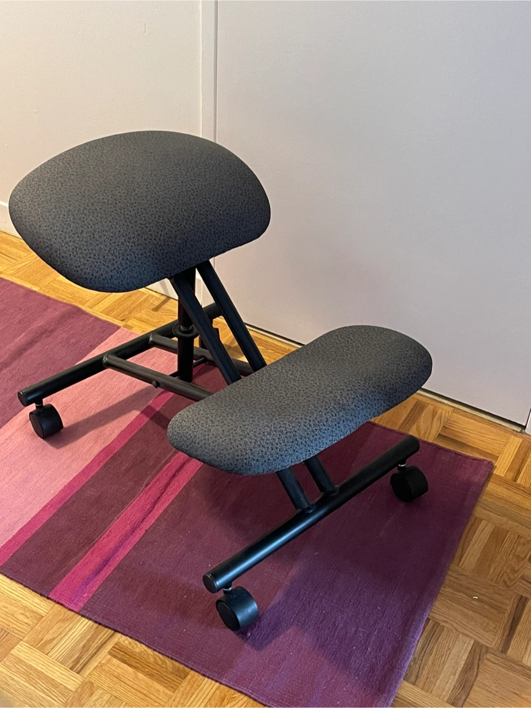 Kneeling Chair - Ergonomic posture